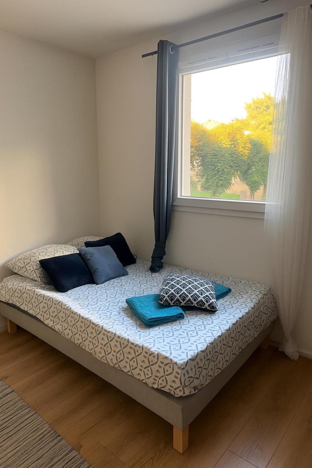 Vieux Et Parking Apartamento *